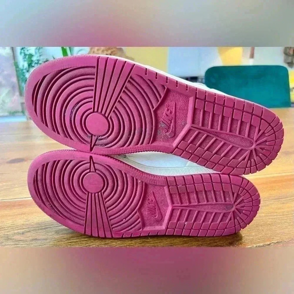 Nike | Air Jordan 1 Flight 3 | White Fushia High Top Sneakers | 6Y 729519-160 - Picture 5 of 5